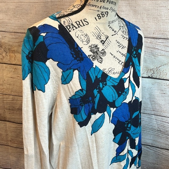 Chico’s Cool Floral Sweater Spun Cotton V-neck Long Sleeve Chicos Size 2 Large - Picture 5 of 11